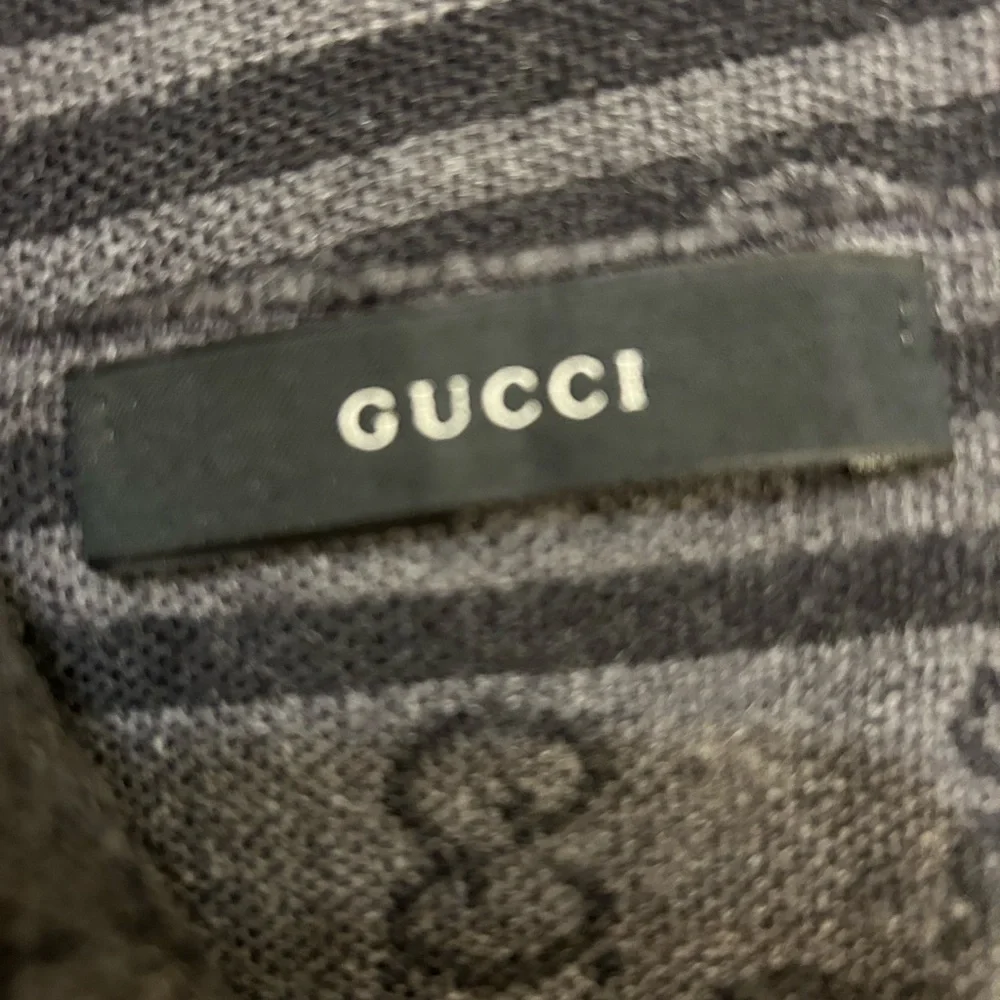 Gucci Black and Gray Textured Scarf - Picture 3 of 3